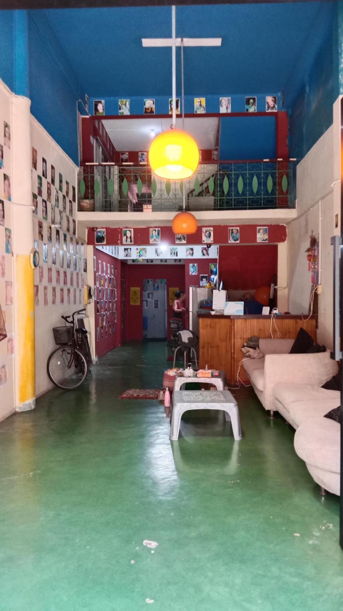 Banphe​ Hostel Exterior foto